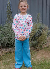 Load image into Gallery viewer, Milky - Honeycomb Bloom Henley