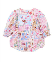 Load image into Gallery viewer, Bebe/Fox & Finch - Winter Vacay print Long Sleeve Romper