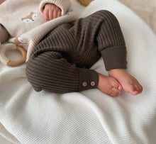 Load image into Gallery viewer, Aster &amp; Oak Espresso Knit Rib Legging
