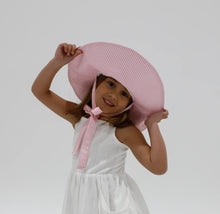 Load image into Gallery viewer, Vika - Sun hat pink/white stripe
