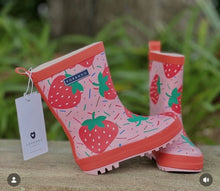 Load image into Gallery viewer, Korango - strawberries/sprinkles Gumboot - Pink
