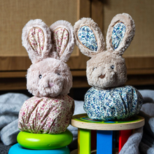 Load image into Gallery viewer, Lily &amp; George Ball Comforter - Bernard
